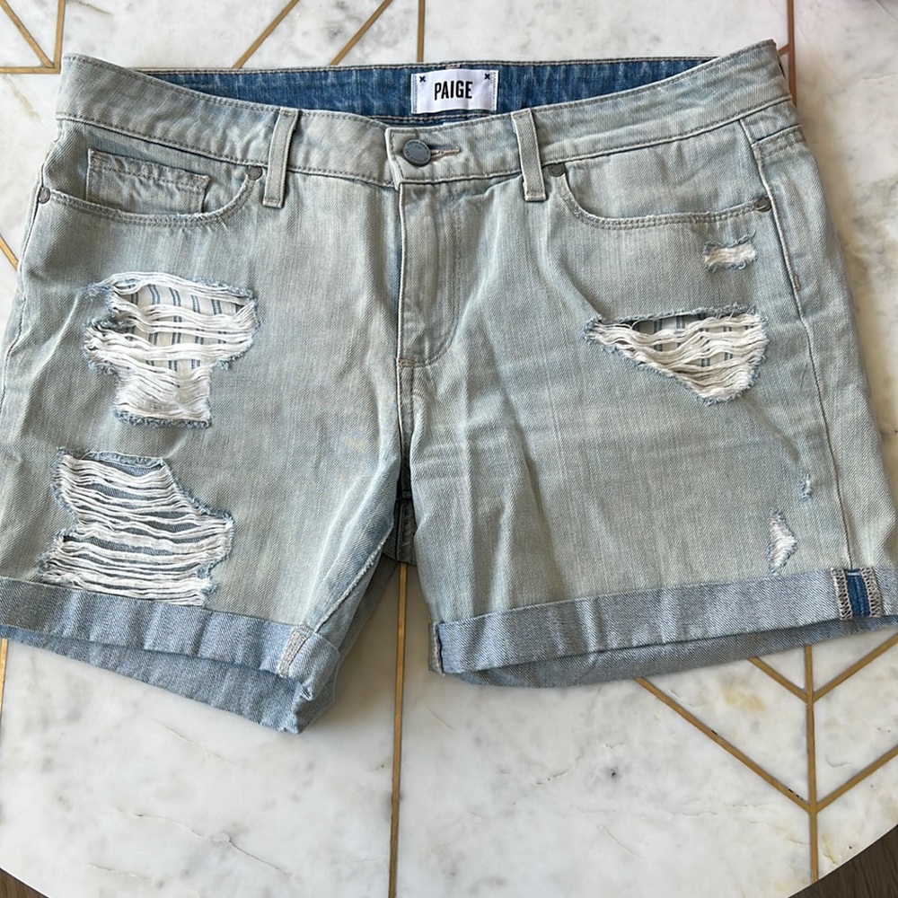 Paige distressed shorts SZ 29